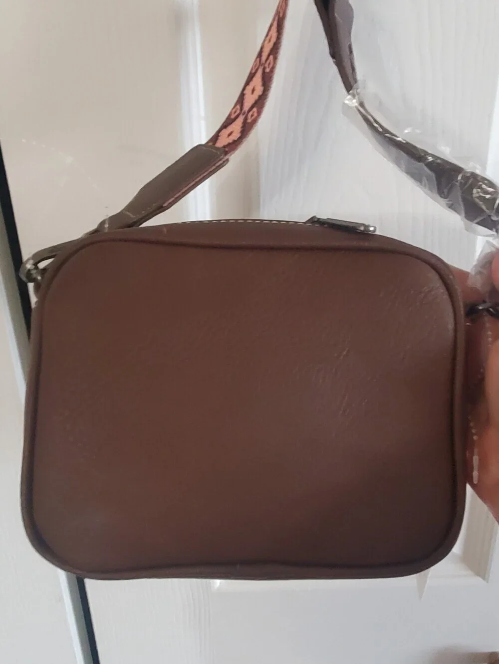 WRANGLER NWT CROSSBODY GUITAR STRAP. BROWN PEACH . BAG